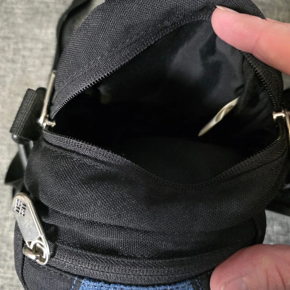 Columbia Sportswear Digital Assistant C3602-407 Crossbody Bag Black Blue Y2K